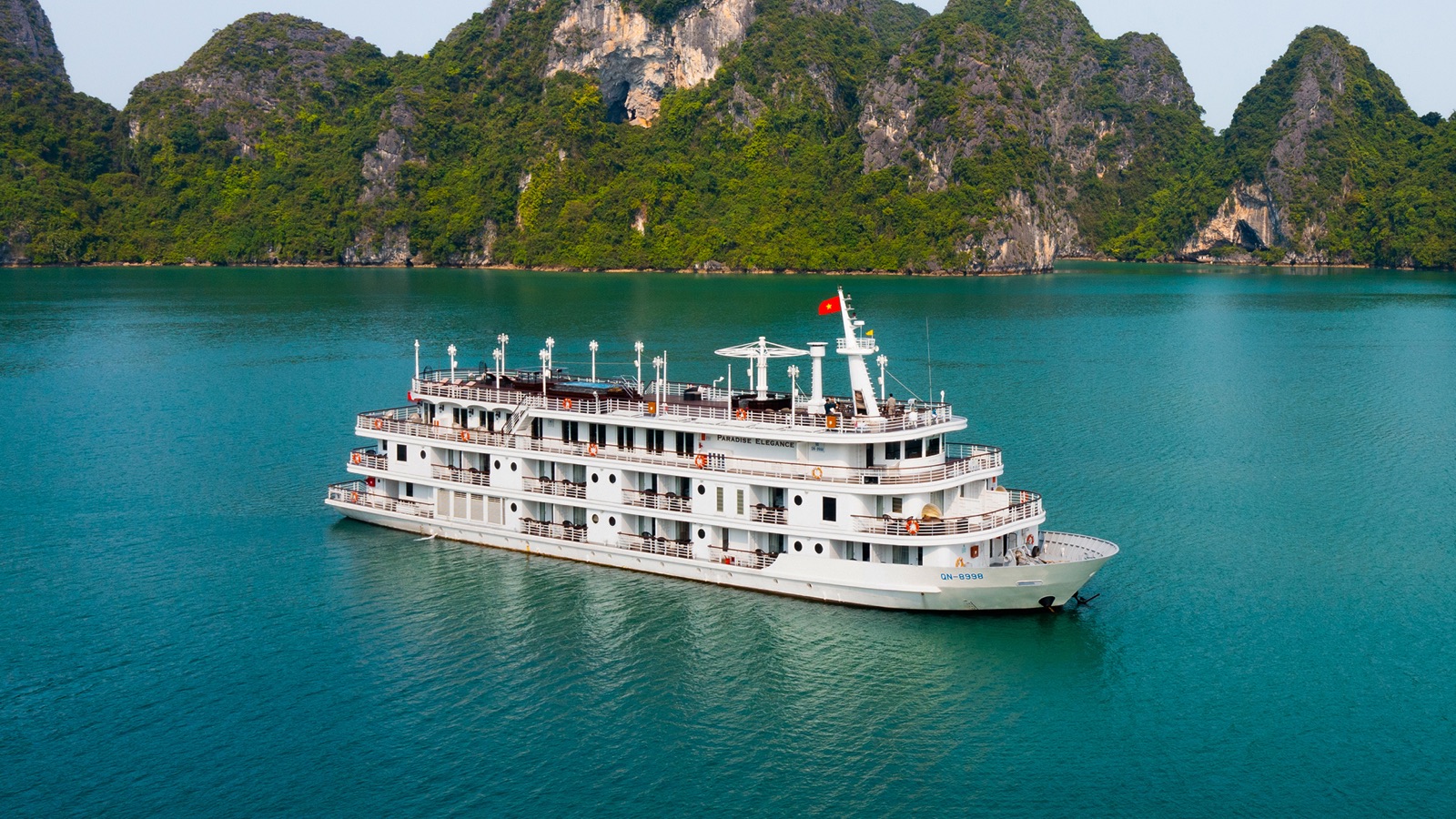 Paradise Elegance cruise in Halong Bay