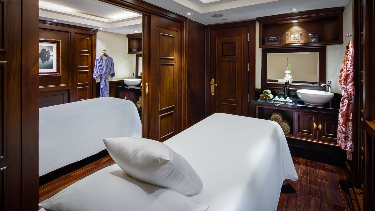 Paradise Elegance cruise in Halong Bay, photo 8 of 57