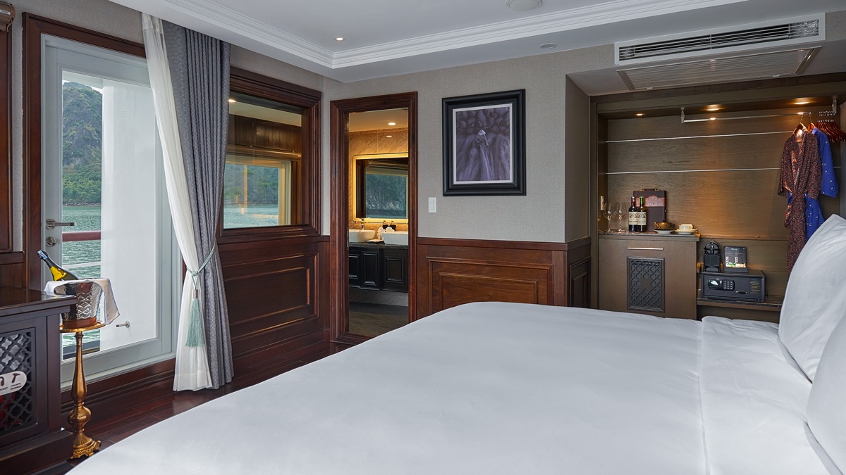 Grand Balcony cabin aboard Paradise Grand Cruise