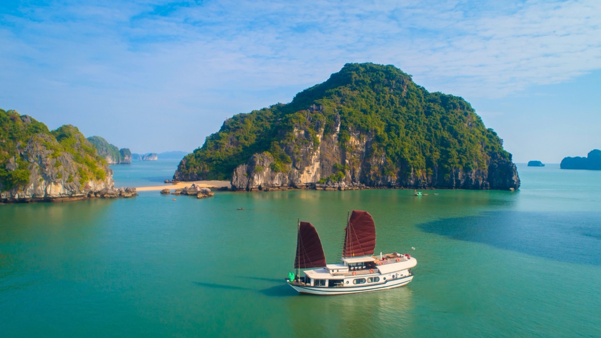 Prince Private Cruise in Bai Tu Long Bay, photo 8 of 16