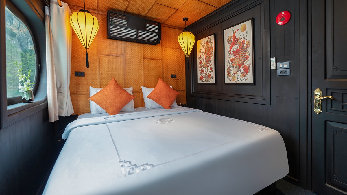 Deluxe Cabin cabin aboard Prince Private Cruise