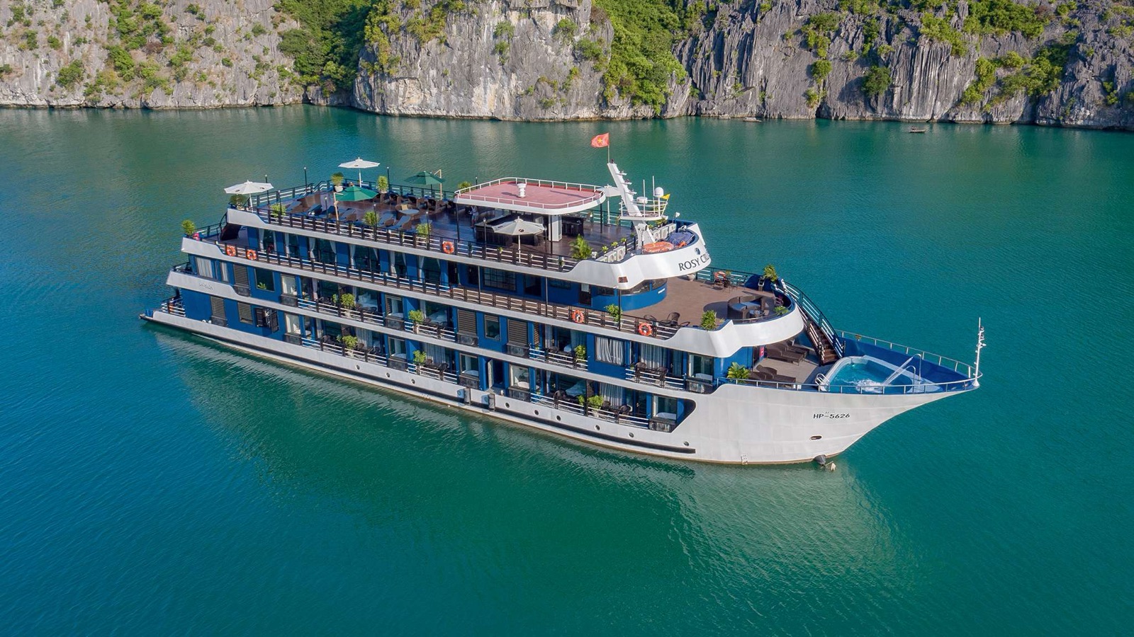 Rosy Cruise in Lan Ha Bay