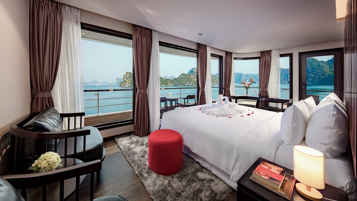 Onyx Pearl cabin aboard Scarlet Pearl Cruise