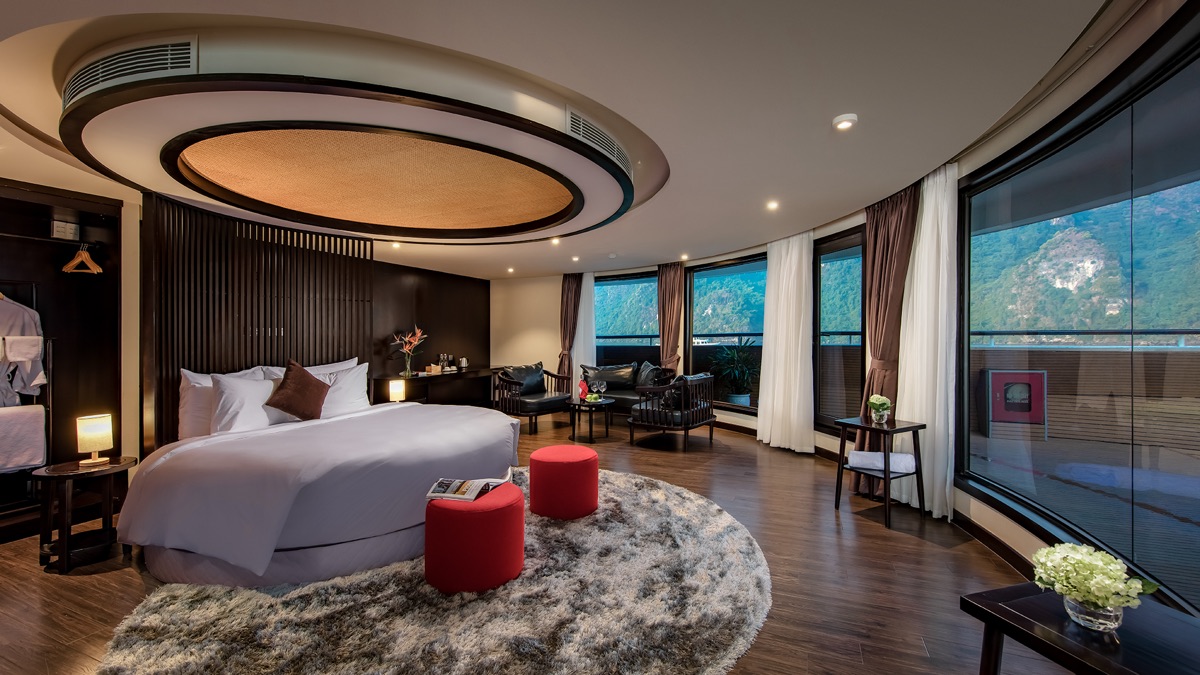 President Suite cabin aboard Scarlet Pearl Cruise