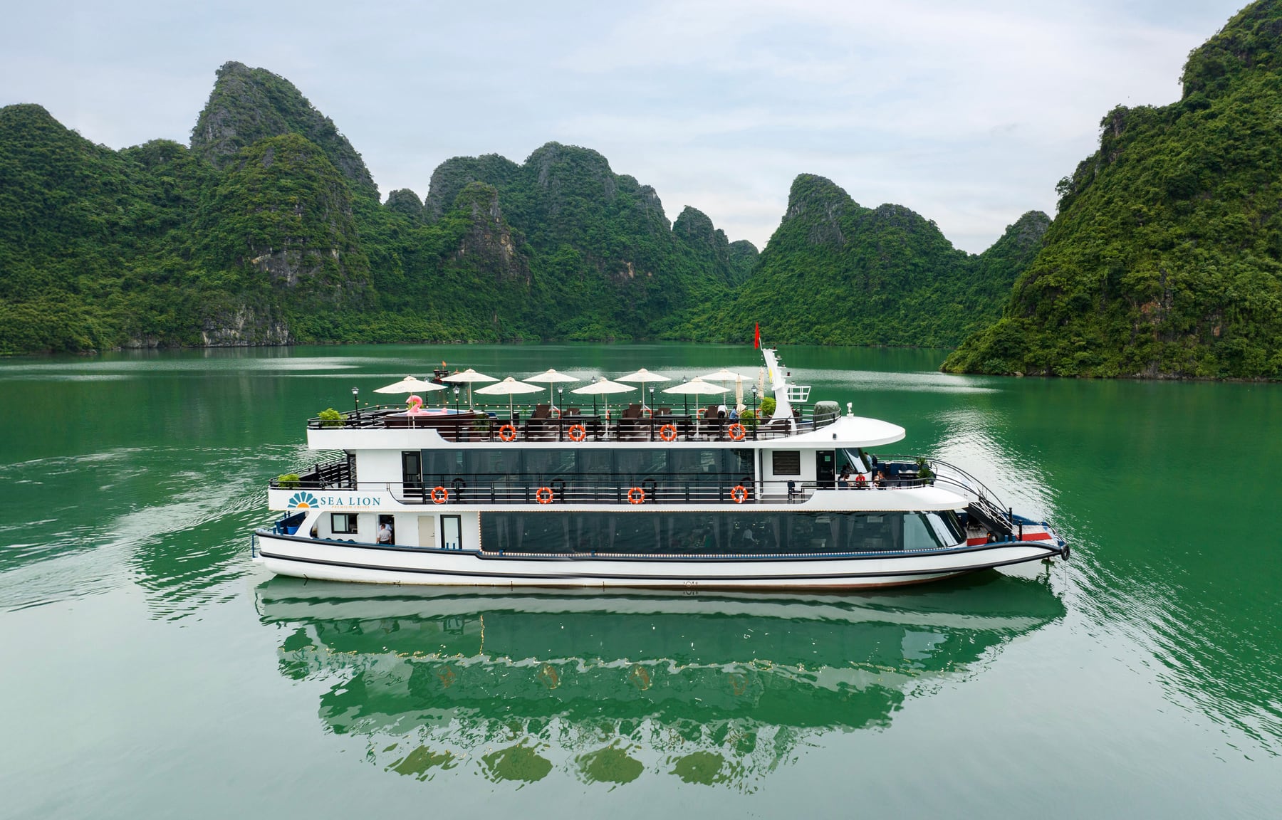 Sea Lion Premium Cruise in Halong Bay