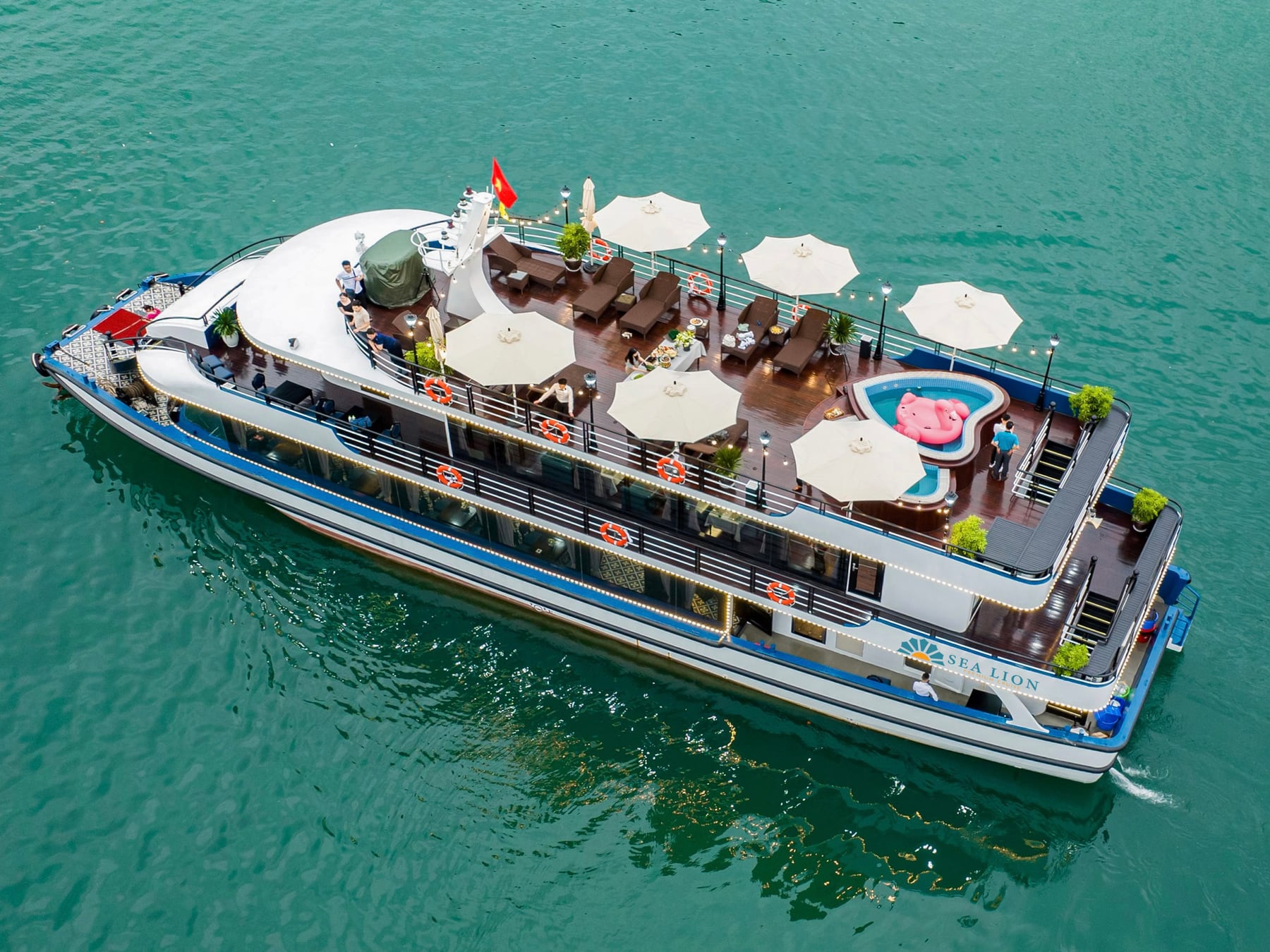 Sea Lion Premium Cruise in Halong Bay, photo 3 of 18