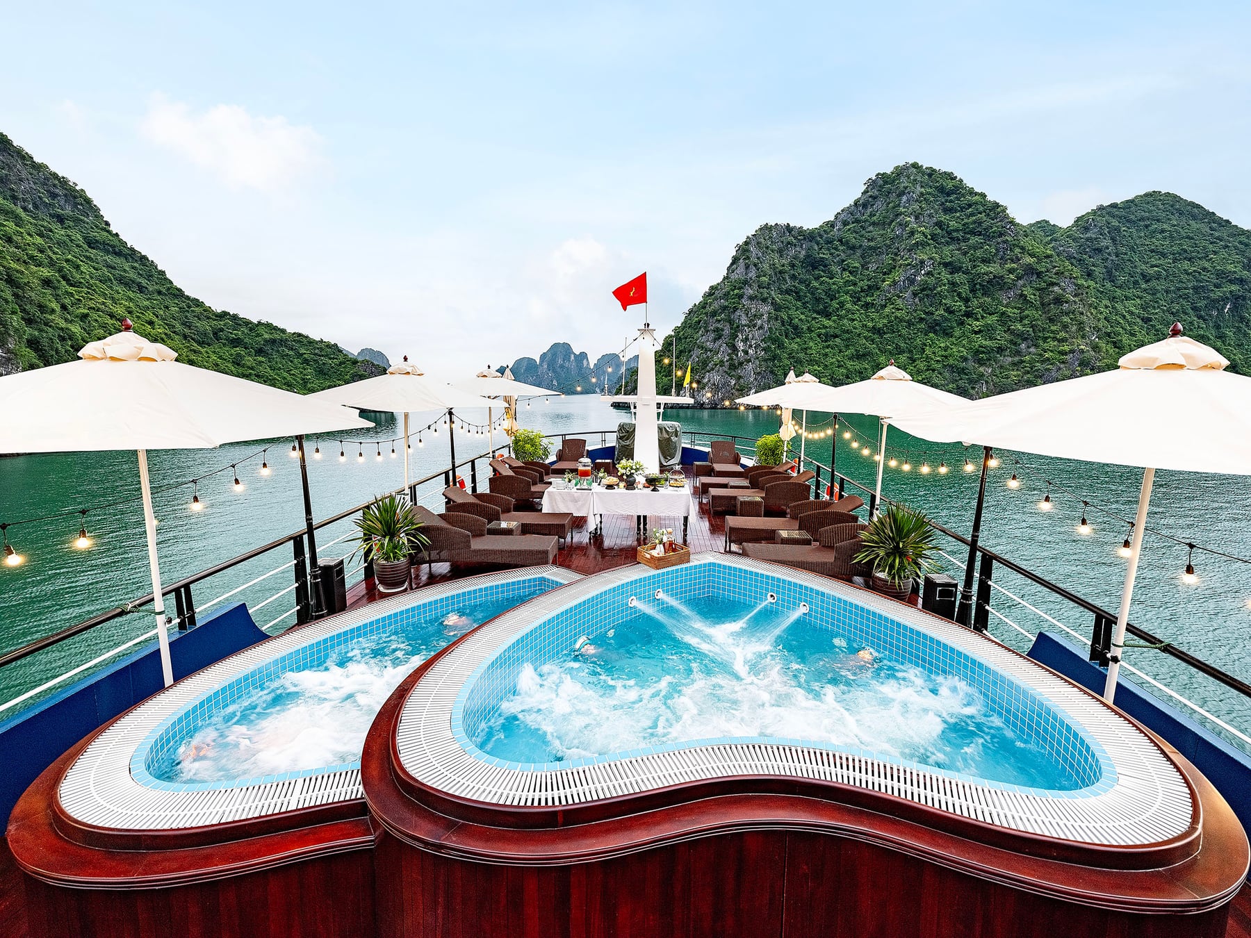Sea Lion Premium Cruise in Halong Bay, photo 6 of 18