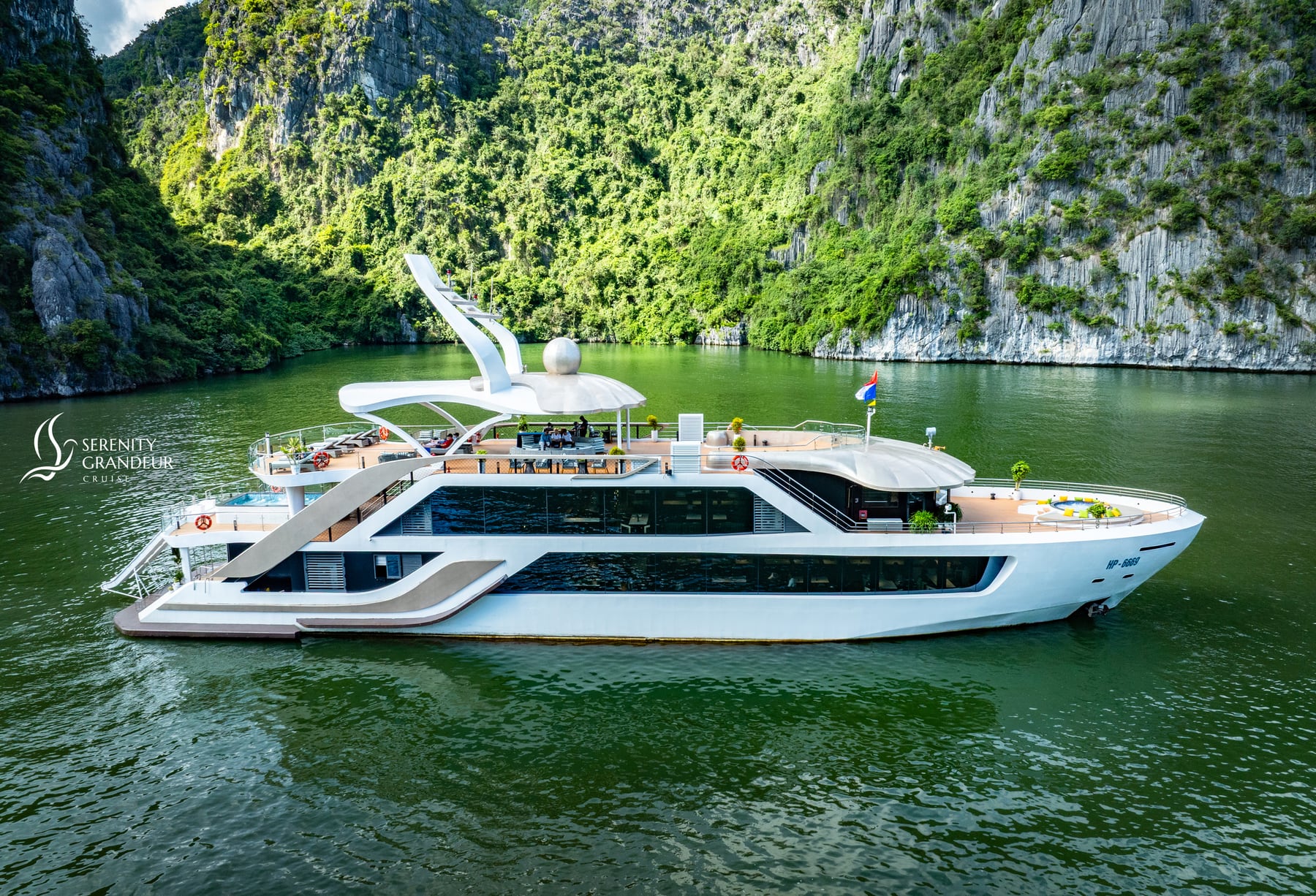 Serenity Grandeur Cruise in Lan Ha Bay, photo 3 of 21