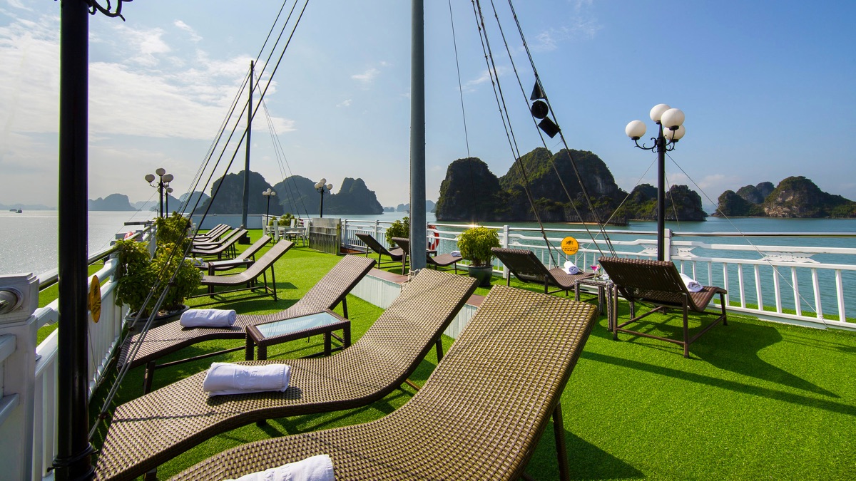 Signature Cruise in Bai Tu Long Bay, photo 2 of 47