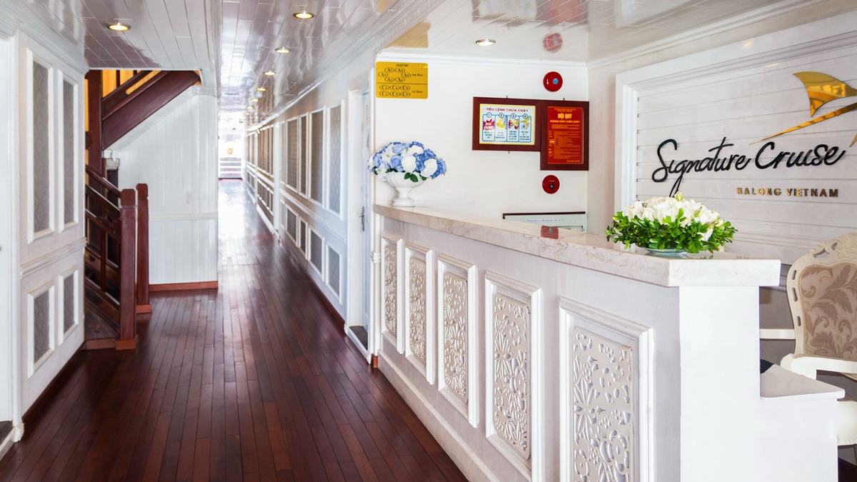 Signature Cruise in Bai Tu Long Bay, photo 5 of 47