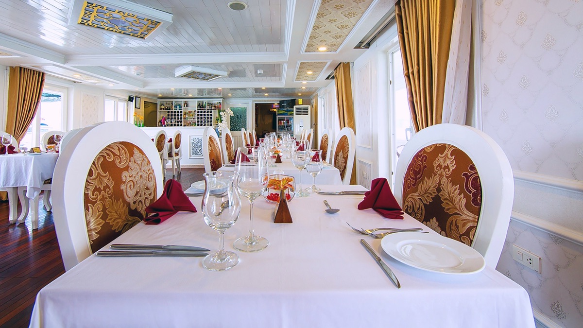Signature Cruise in Bai Tu Long Bay, photo 8 of 47
