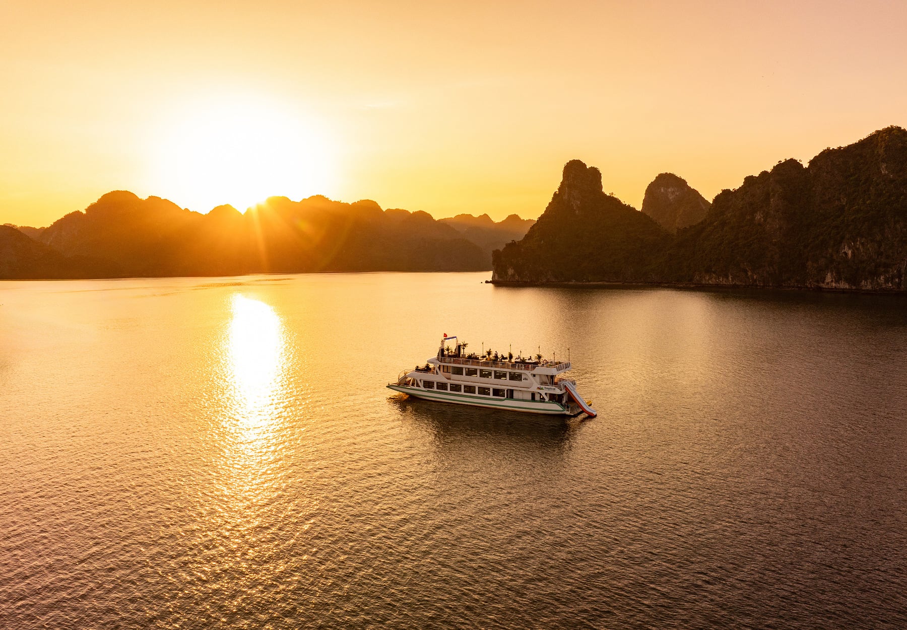 Tropical Cruise in Lan Ha Bay, photo 4 of 17