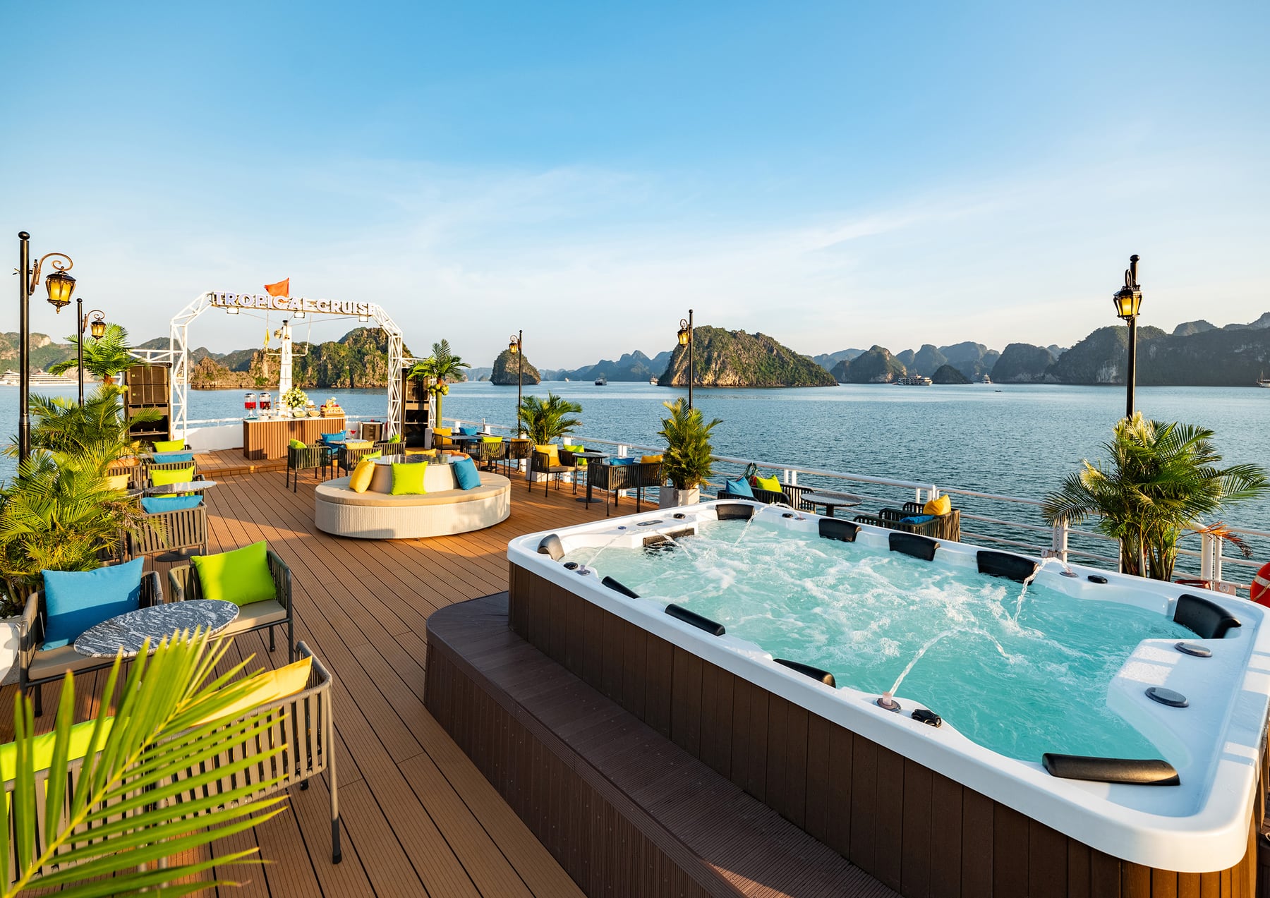 Tropical Cruise in Lan Ha Bay, photo 5 of 17