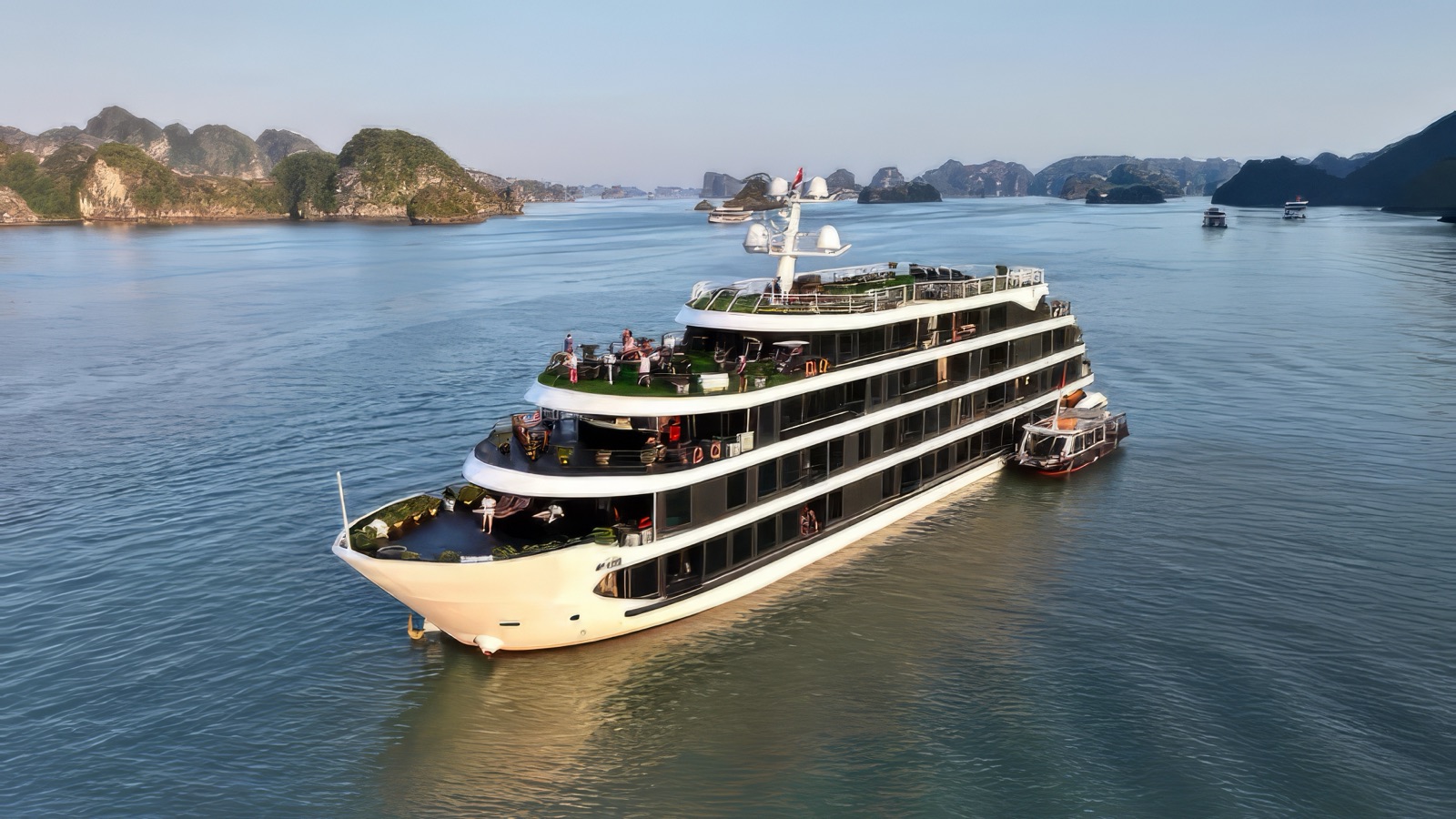 Venus Cruise in Lan Ha Bay, photo 1 of 32