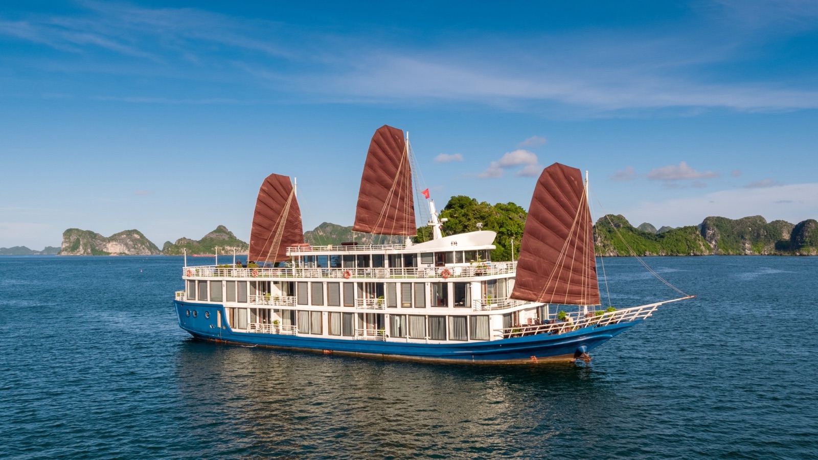 Verdure Lotus Cruise in Lan Ha Bay