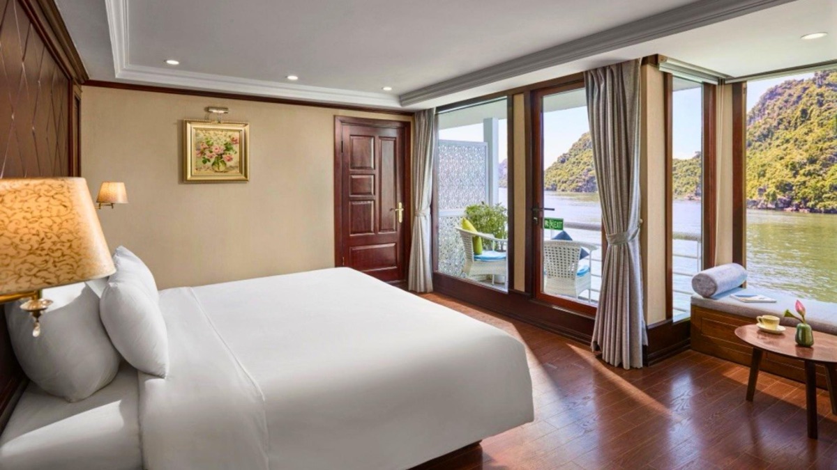 Deluxe Room cabin aboard Verdure Lotus Cruise