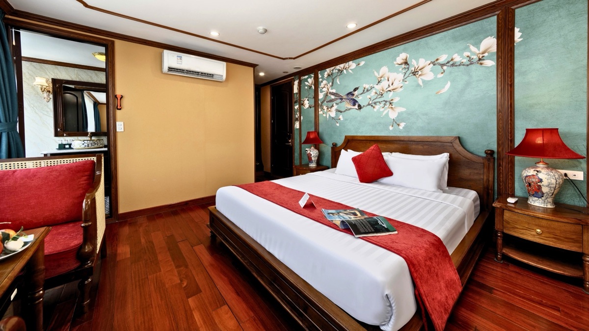Grandeur Deluxe cabin aboard Verdure Lotus Grandeur Cruise
