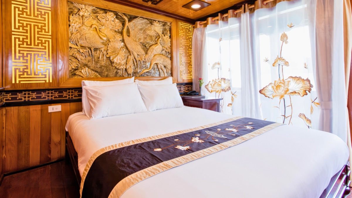 Deluxe Ocean View cabin aboard Victory Cruise