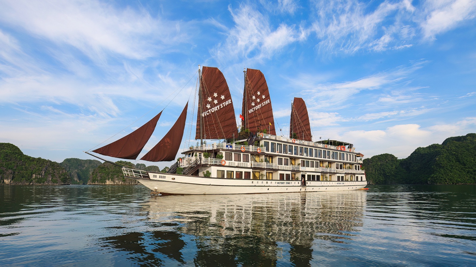 Victory Star Cruise in Halong Bay