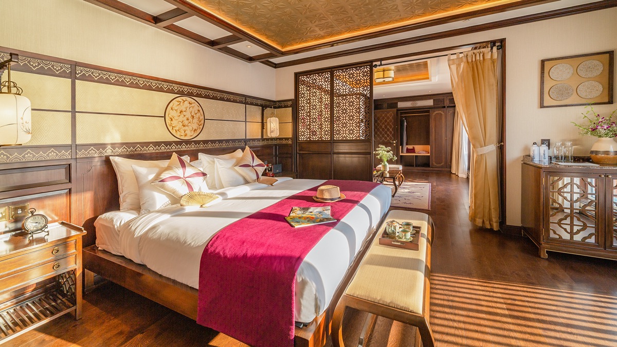 Regency Suite cabin aboard Heritage Line Ylang Cruise